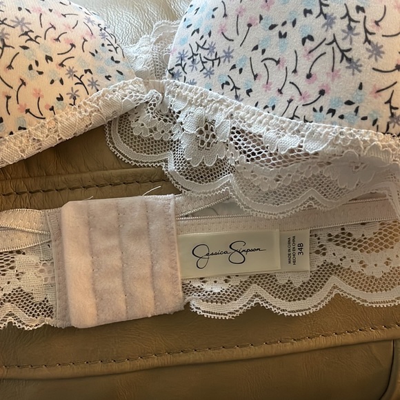 Jessica Simpson Bra - Picture 2 of 2